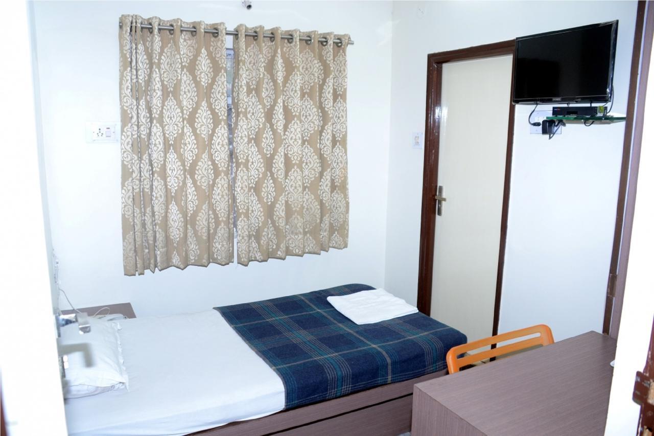 Hotel Kuber Nagpur Exterior foto