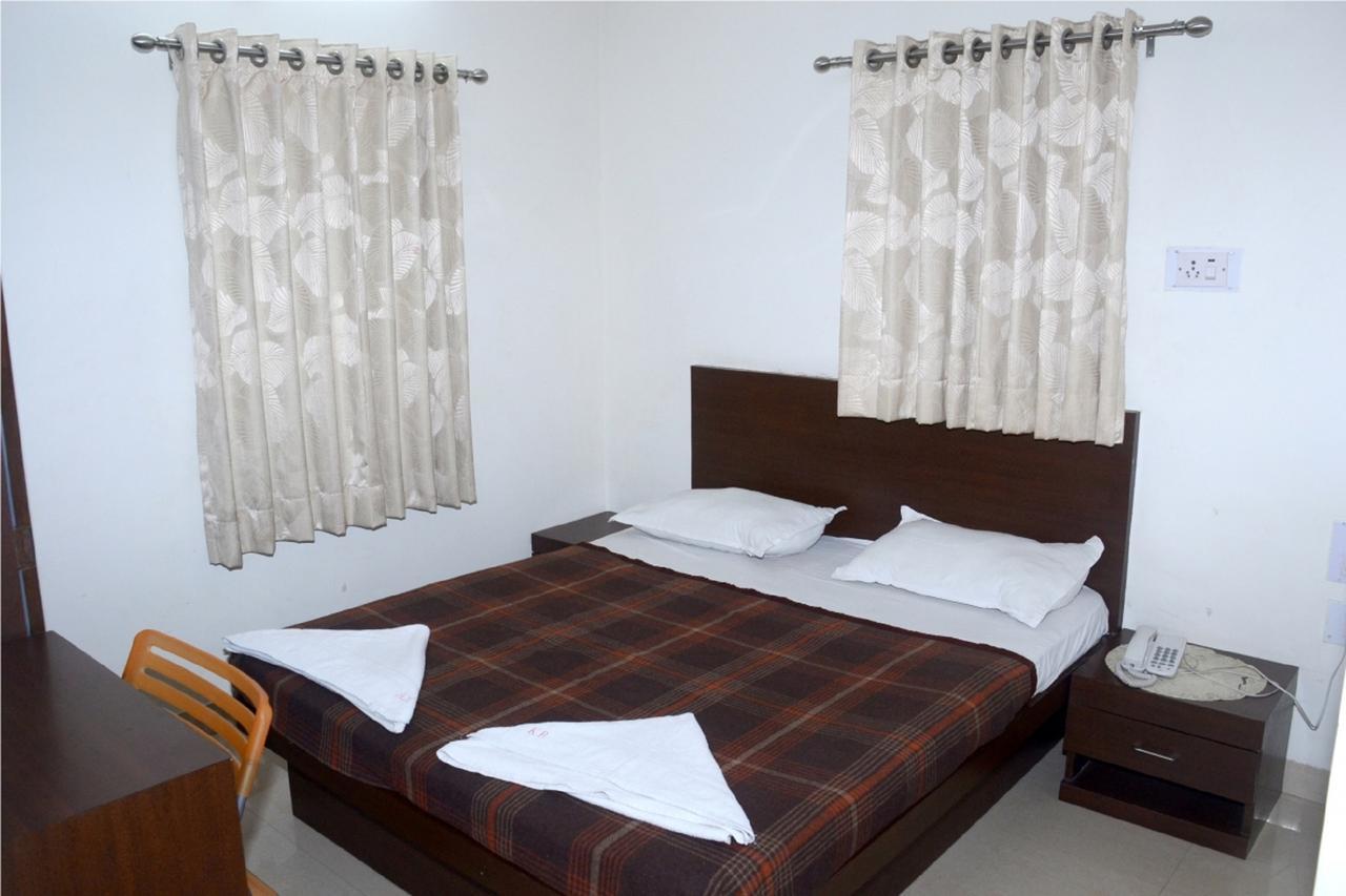 Hotel Kuber Nagpur Exterior foto